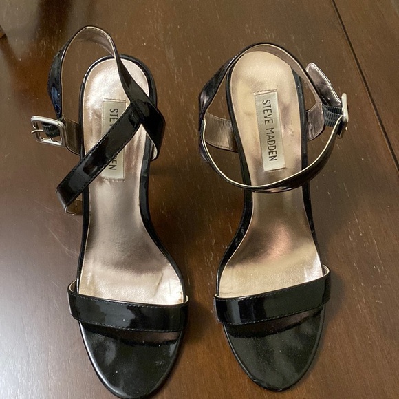 Shinny Heels - Picture 2 of 3